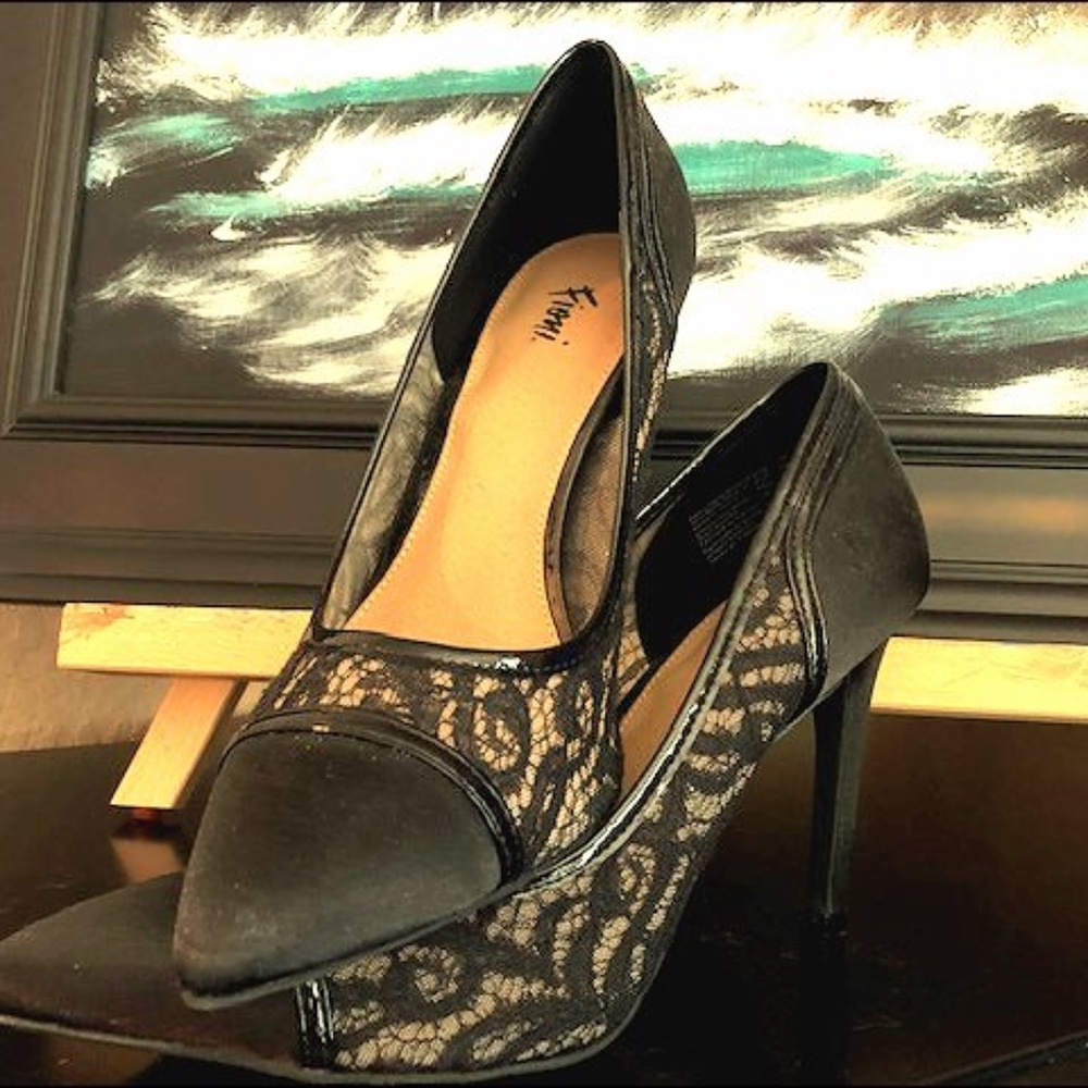 Fioni Silk and Lace Size 7W